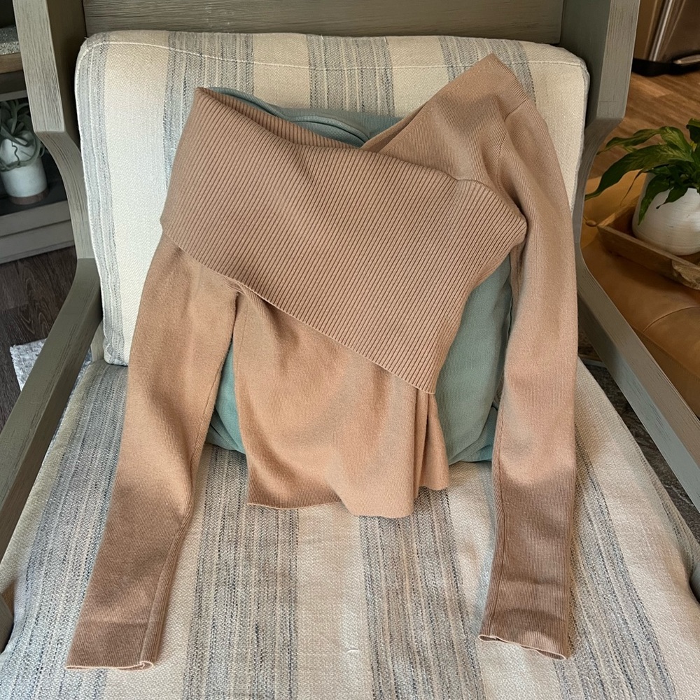 Line and Dot asymmetrical sweater